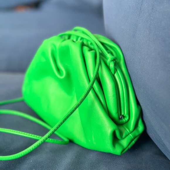 NEW Bottega Veneta Mini Pouch Green - Picture 6 of 7